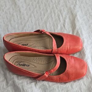 Trotters Women's Coral Leather Mary Jane Flat Shoes Summer Shoes